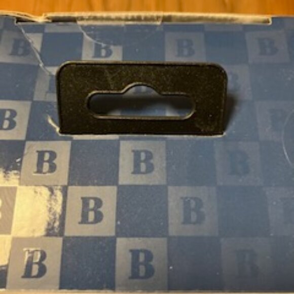 NEW In Unopened Box Brookstone Cyclone Beat Wireless Speaker - Picture 2 of 7